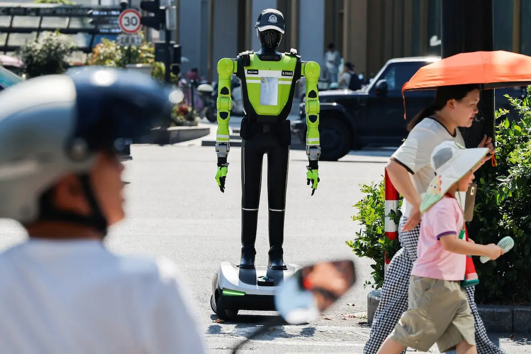 China Put 15 Robot Traffic Officers on the Street