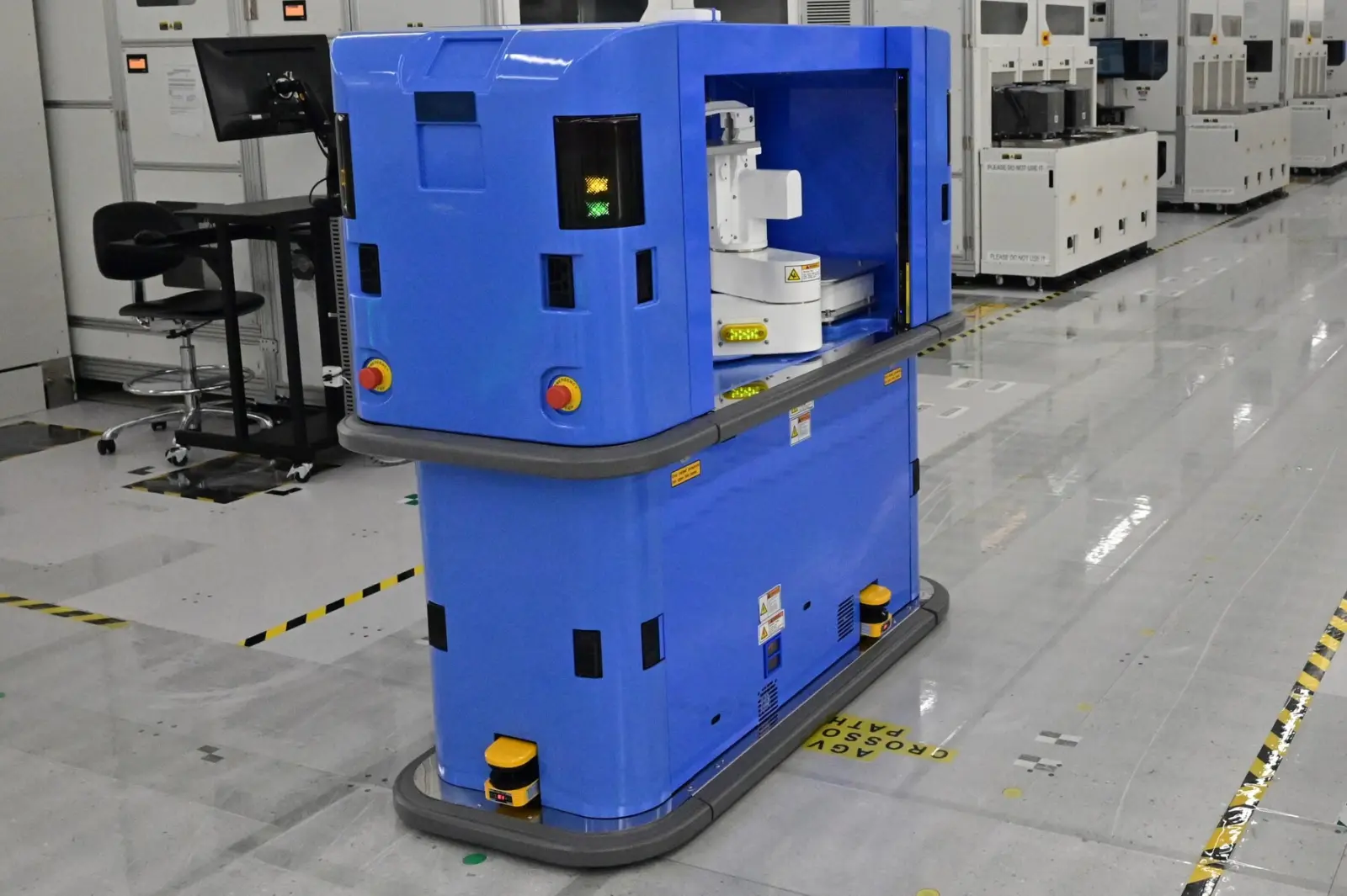 Intel Gets a One-Year Robot Waiver to Keep U.S. Chip Fabs Moving